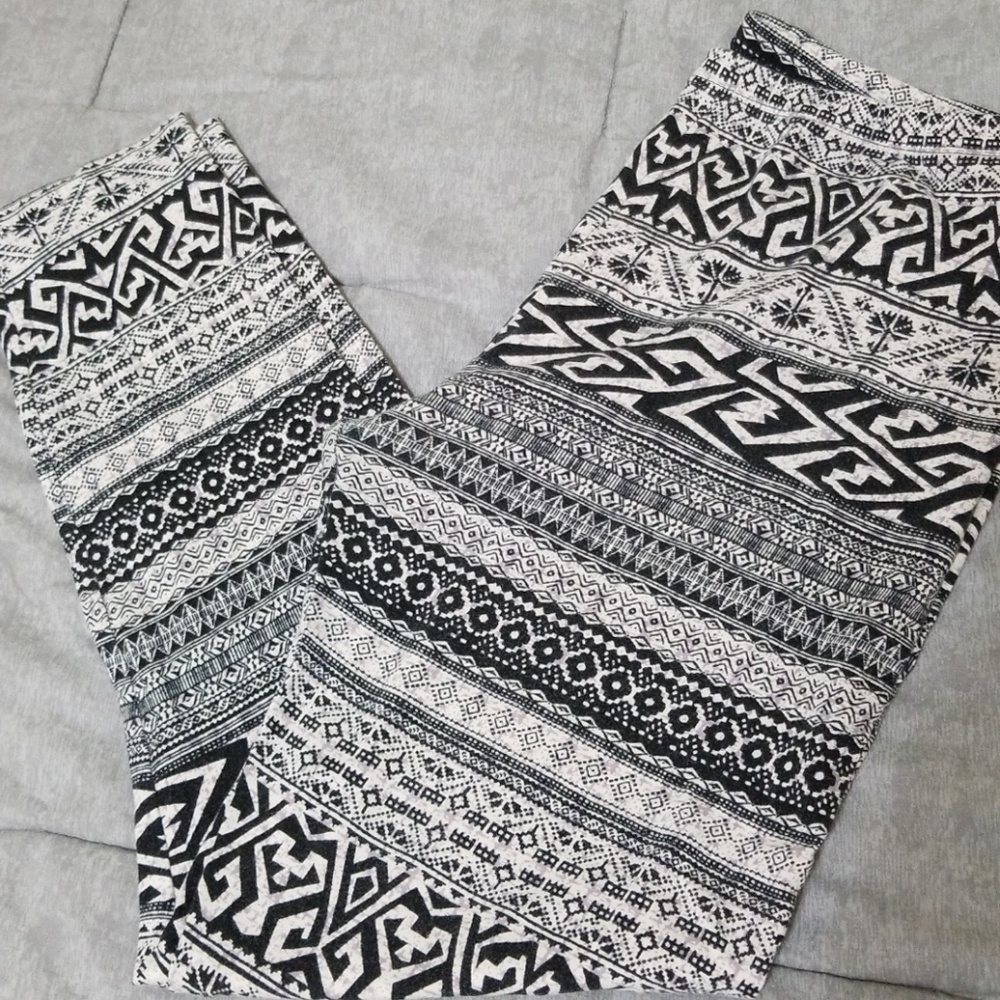 Pink Republic leggings